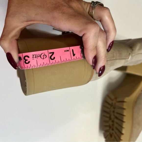 UNIVERSAL THREAD light natural chelsea boots booties - Picture 10 of 11